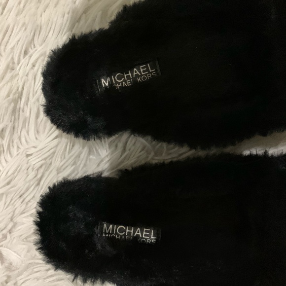 Michael Kors - Picture 2 of 4